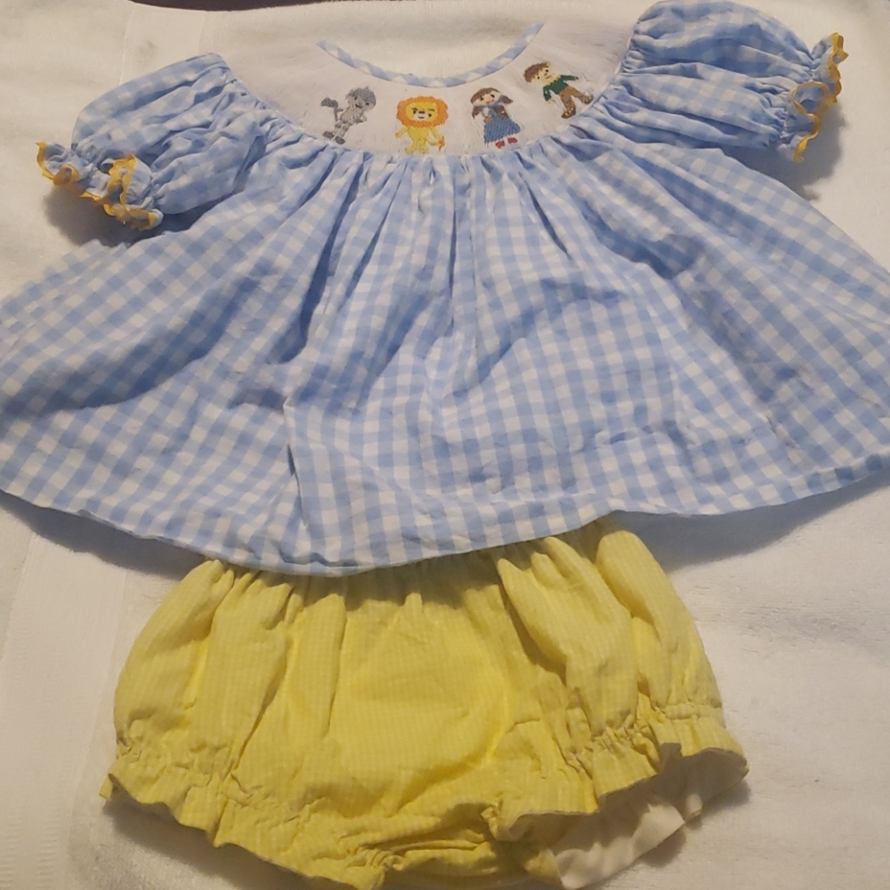 Wizard of Oz Smocked short set 18m